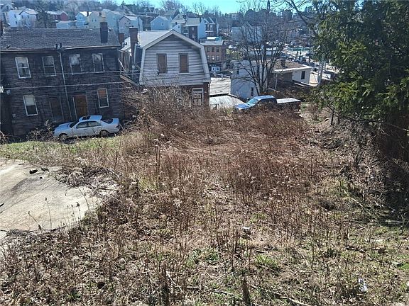 3rd image of 844 Excelsior St