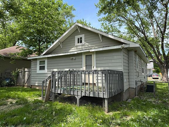 5th image of 804 W Locust Street