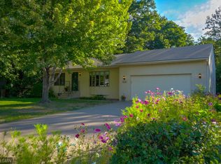3876 E County Line Rd, Saint Paul, MN 55110