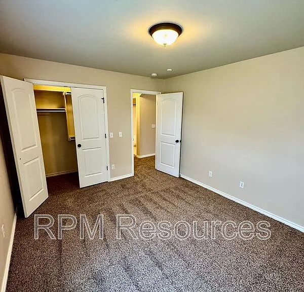 10800 SE 27th St — Photo 13