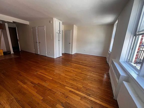 5th image of 112-45 39th Ave #33A