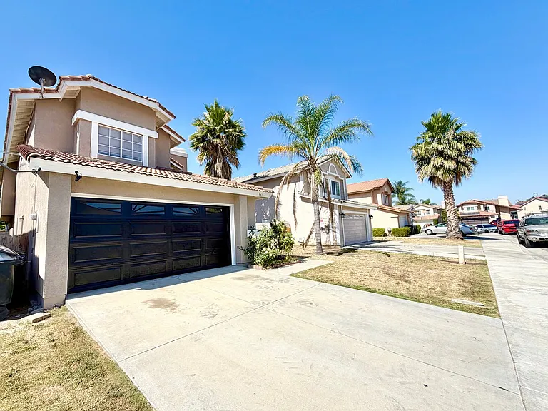 541 Ocean Ave — Photo 3