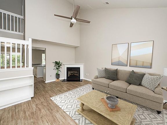 4th image of 7927 Shadow Oak Dr