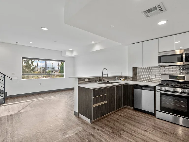 Alexandria 178 Townhomes LLC — Photo 15