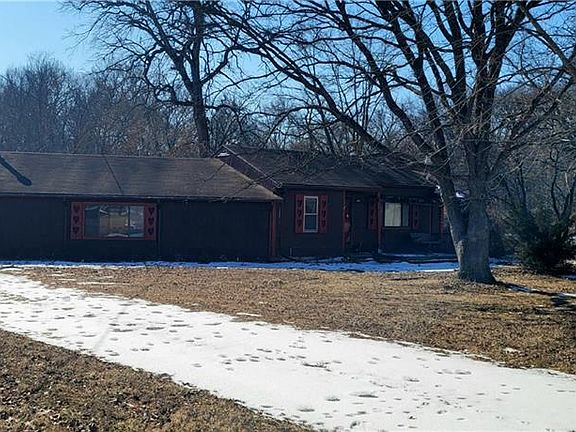 4th image of 38305 E 155th St