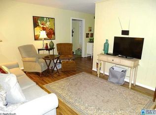 2045 Montreat Cir APT B, Vestavia Hills, AL 35216