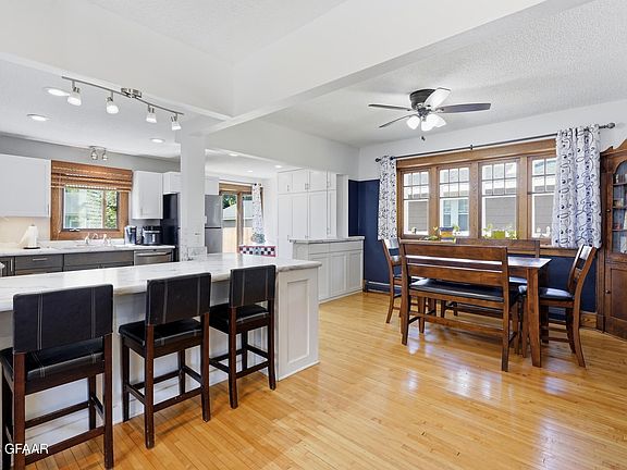 4th image of 111 Conklin Ave