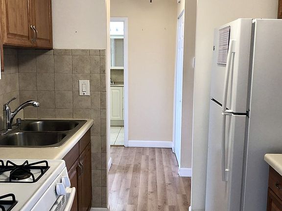3rd image of 33 N Main St APT 10J