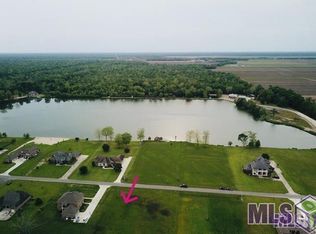 729 W Lake Dr, Port Allen, LA 70767