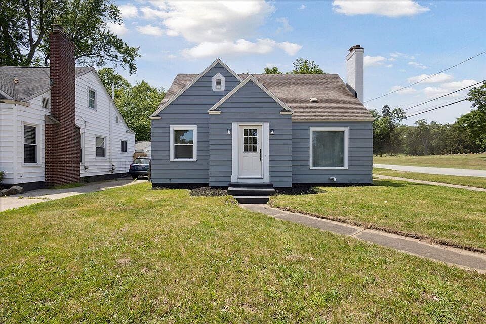 1st image of 1557 Garfield Ave NW