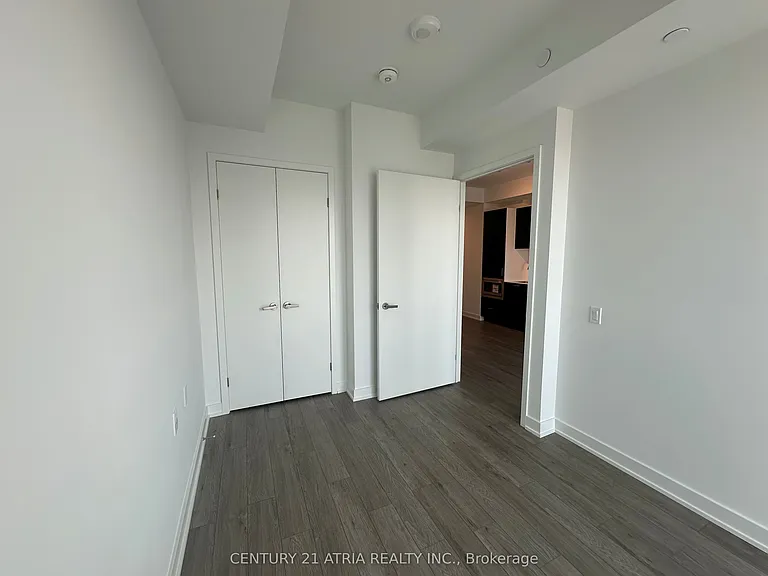 88 Queen St E #5615 — Photo 11