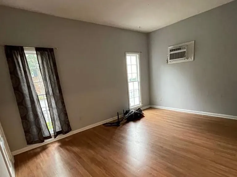 112 Houston St — Photo 5