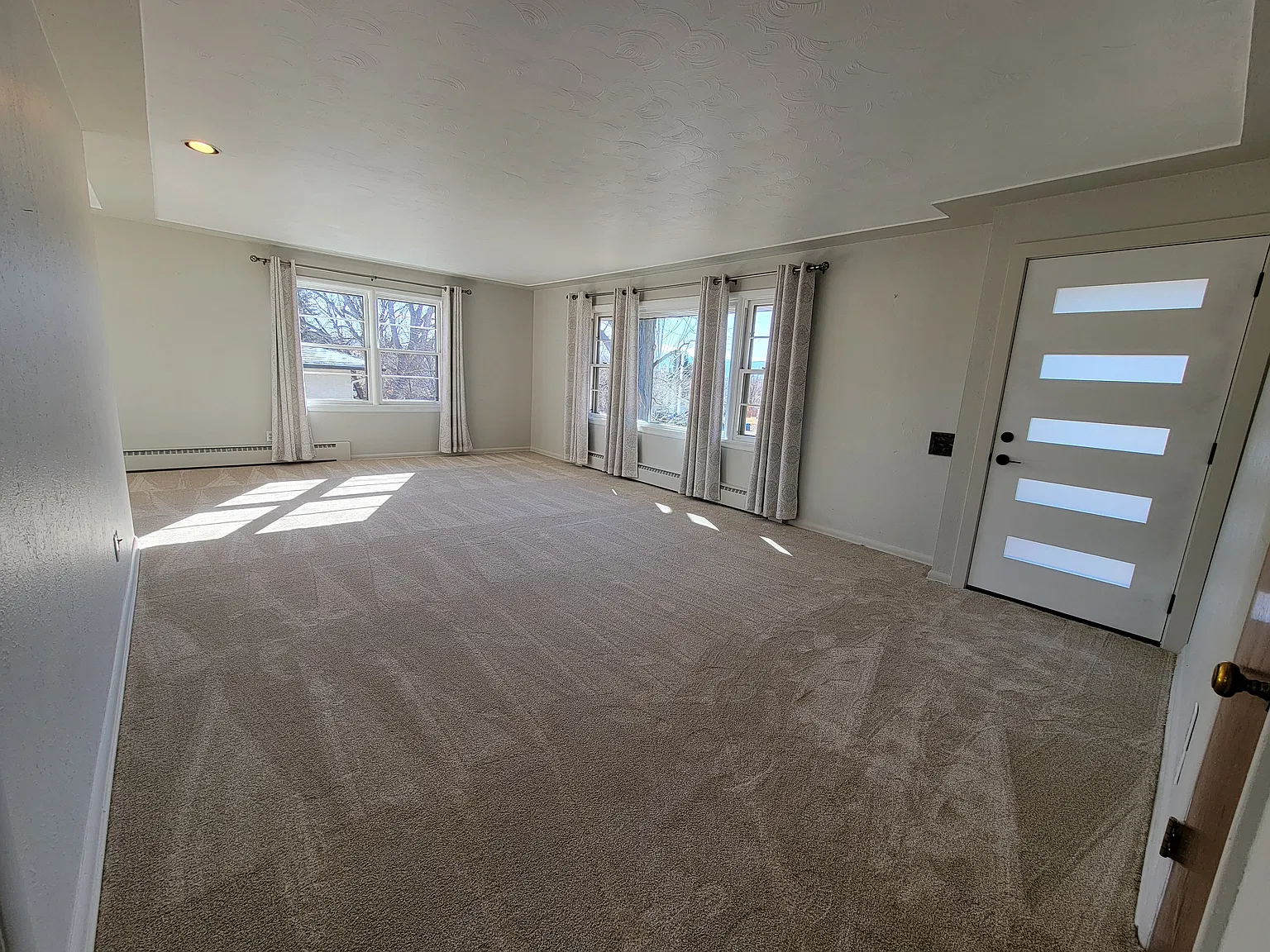 4 bed, 1744 sqft, $3,200 — Photo 4