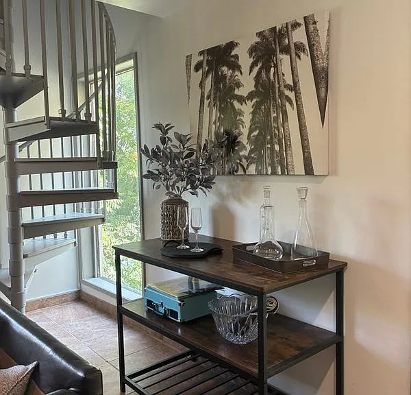 2440 N Gower St #B — Photo 9