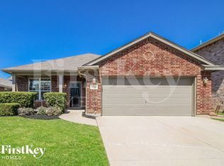 9221 Oldwest Trl, Fort Worth, TX 76131