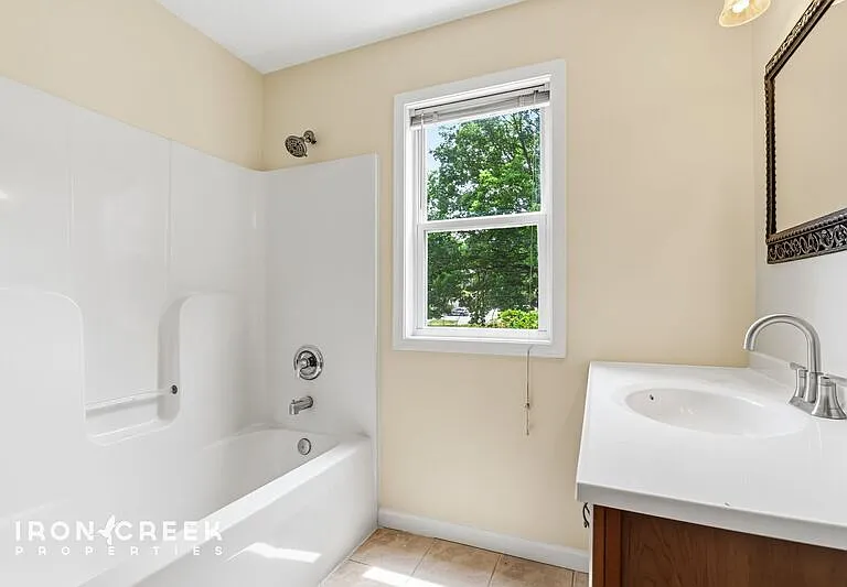 30 Olive St — Photo 16