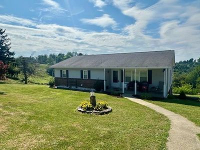 296 Pine Hill Rd, Wheeling, WV, 26003