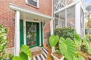 2 bed, 1.0 bath, 1000 sqft, $1,995 — Photo 2