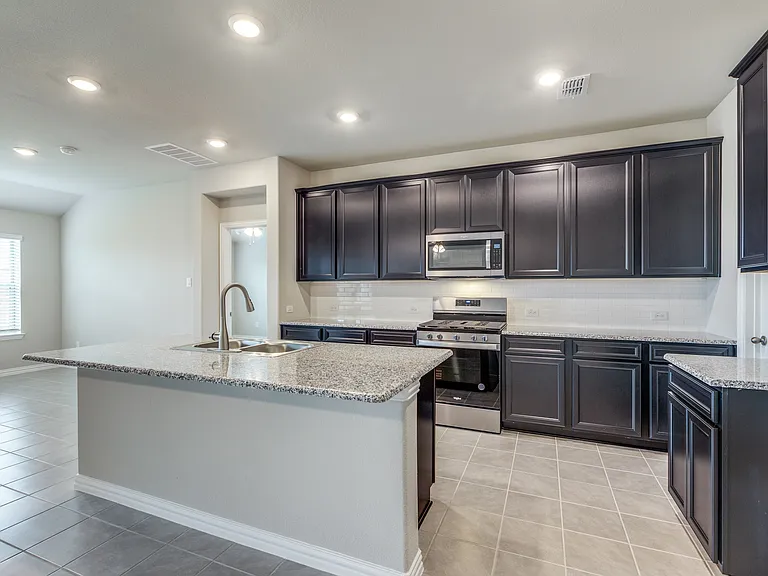 3904 Jasper Ln — Photo 9