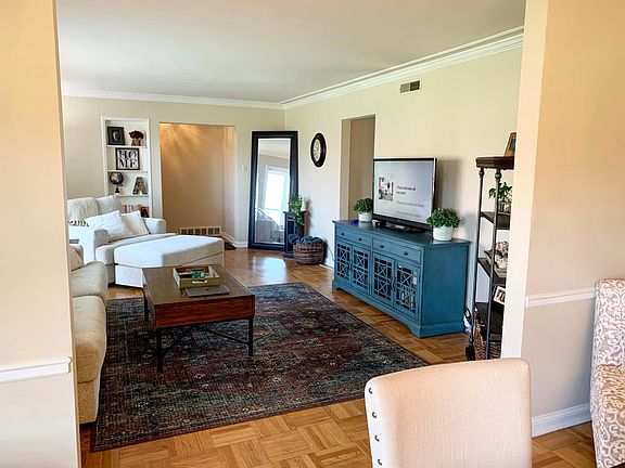 2nd image of 808 S Brentwood Blvd #1C