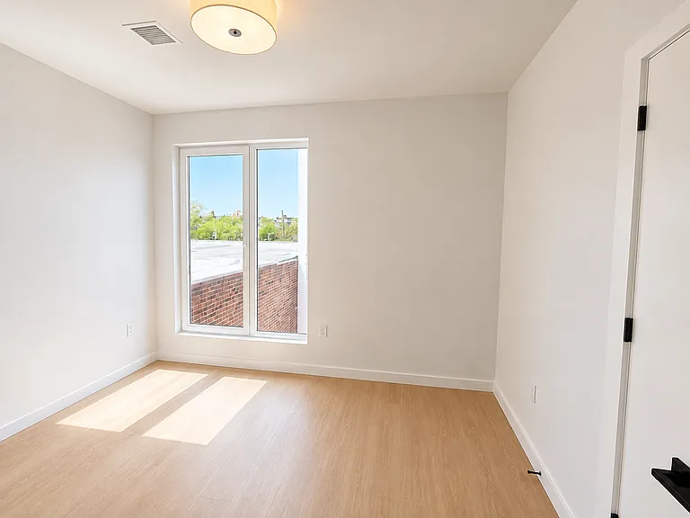 74 Webster St #1AA — Photo 4