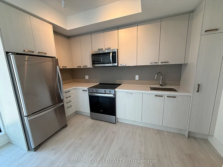 20 Soudan Ave #901 — Photo 7