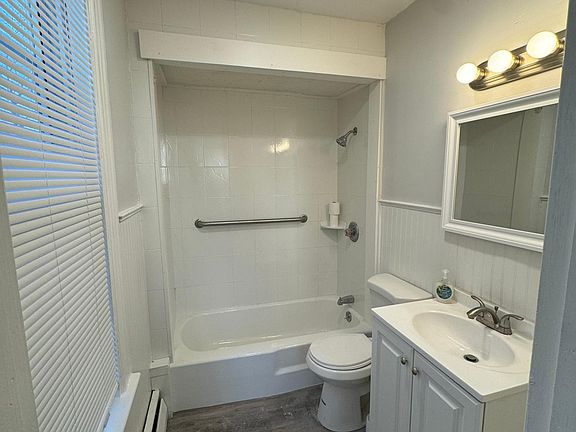 Renovated Bathroom just needs to be cleaned by us