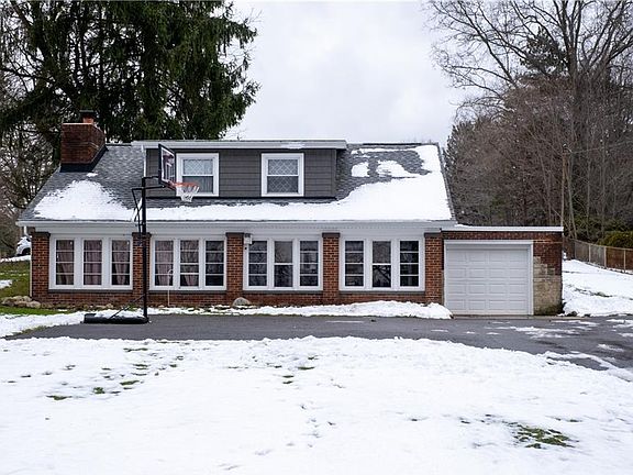 2nd image of 883 Atwood Dr