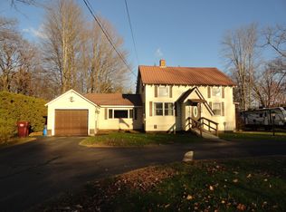 396 Bluff Rd, Newport, VT 05855