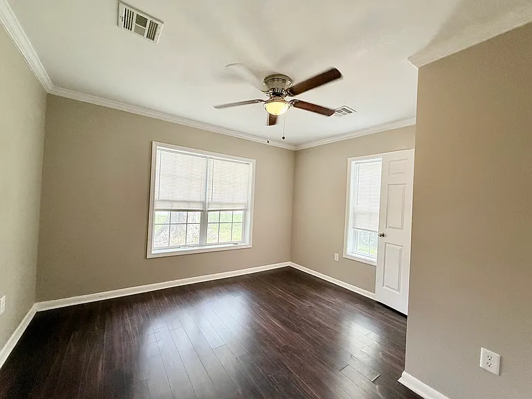 18335 Racine St — Photo 10
