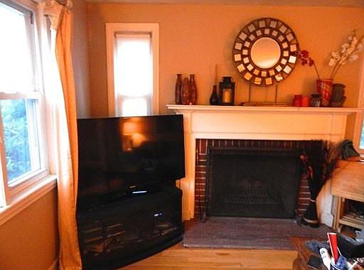 4th image of 19 Rockwood St
