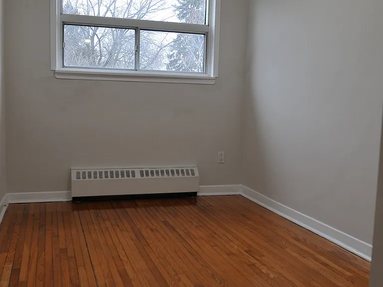 1013 Pape Ave #A — Photo 11