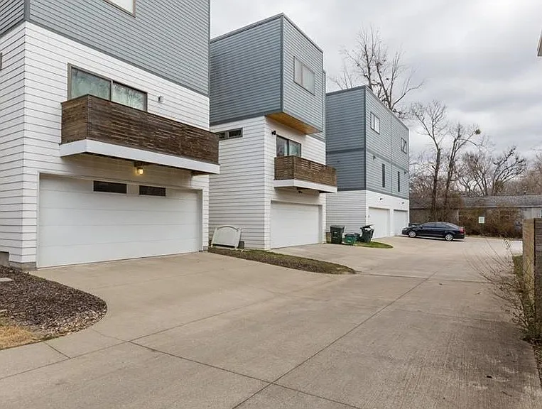 175 W Martin Luther King Jr Blvd — Photo 2