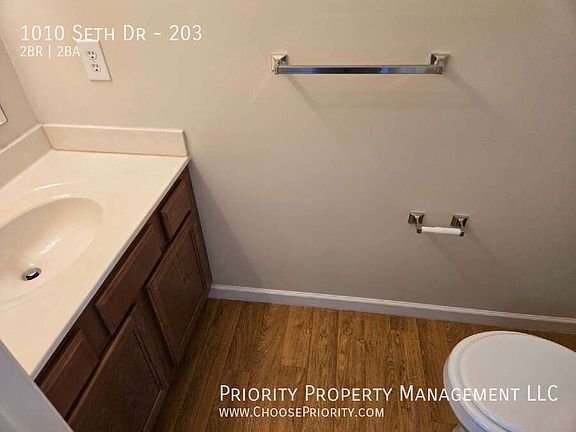 5th image of 1010 Seth Dr APT 203