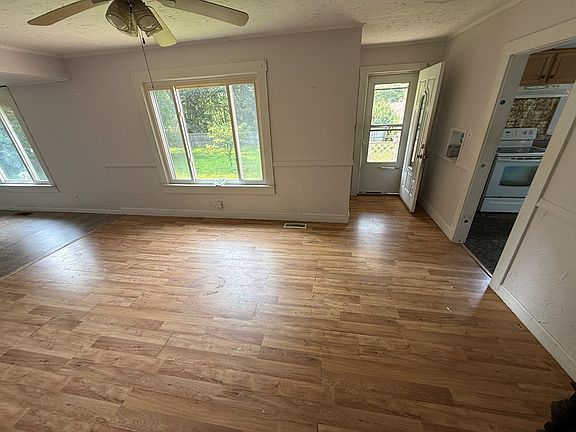 2nd image of 113 Gaines Ave