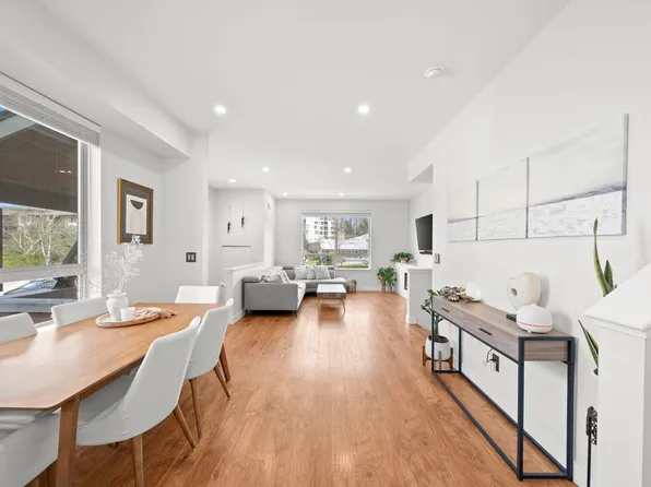 301 Klahanie Dr #1, Pt Moody, BC V3H 0C2