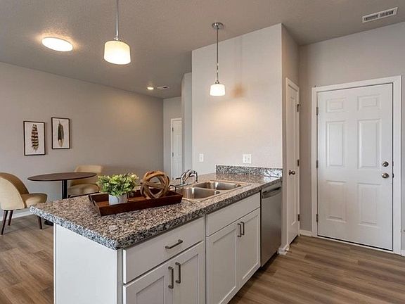 3rd image of 242 NW Greenway Pl