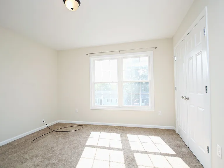 1141 Saint Clair Ave — Photo 8