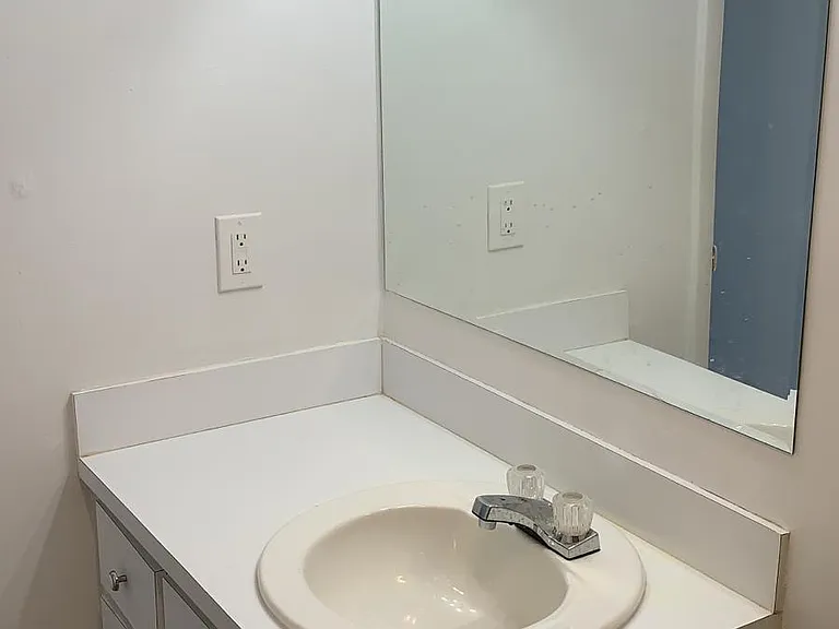 15600 NW 7th Ave #1 — Photo 8