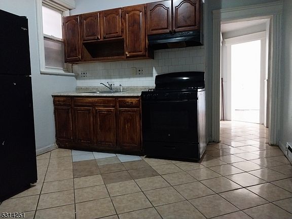 5th image of 71 N 5th St Floor 1