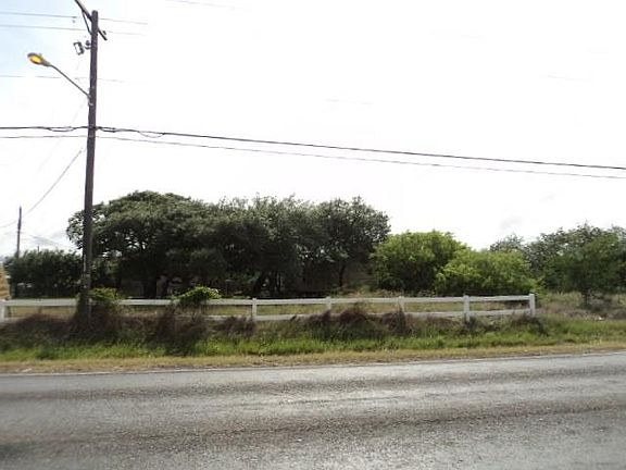 4th image of 102 Lago Vista Dr