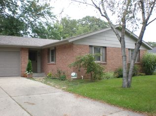4704 Burningtree Dr, Rockford, IL 61114