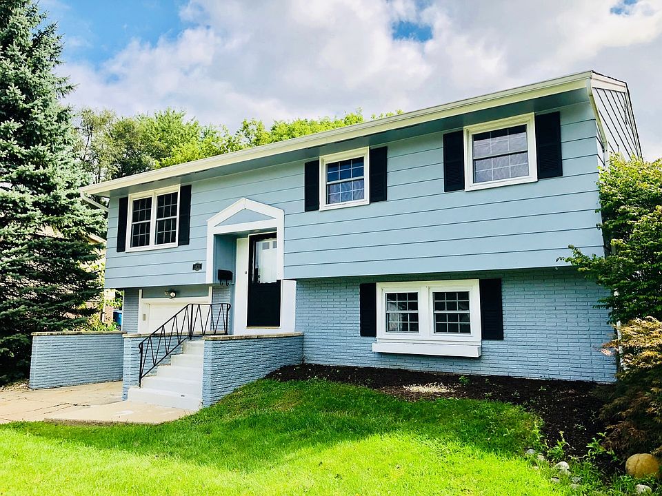 1st image of 1031 S Braintree Dr