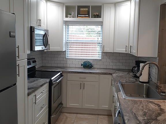 3rd image of 164 Ellison Ave
