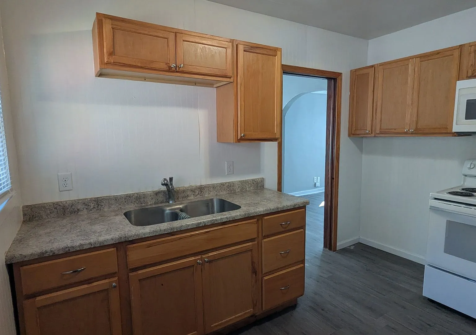 3 bedroom, 1 bath home in Waterloo — Photo 2