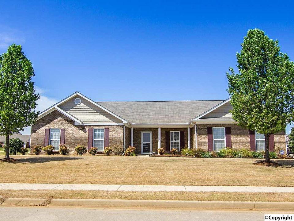 1st image of 100 Creekwood Dr