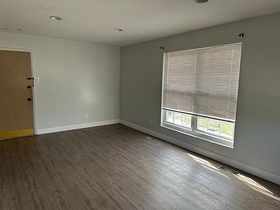 5th image of 10073 Puttington Dr APT D