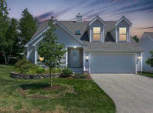 100 Hampton Mdws, Hampton, NH 03842