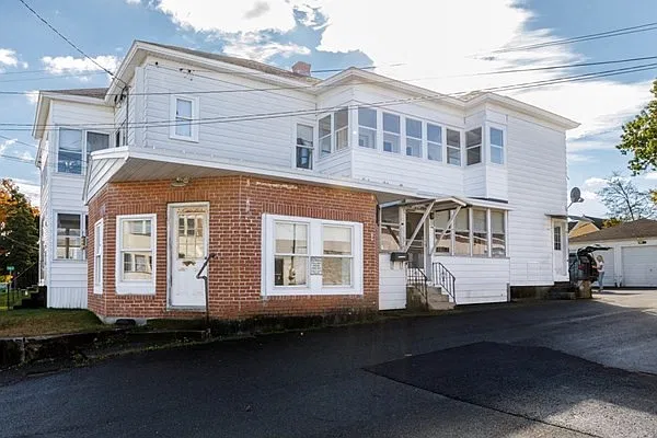 2 bed, 1000 sqft, $1,800 — Photo 2