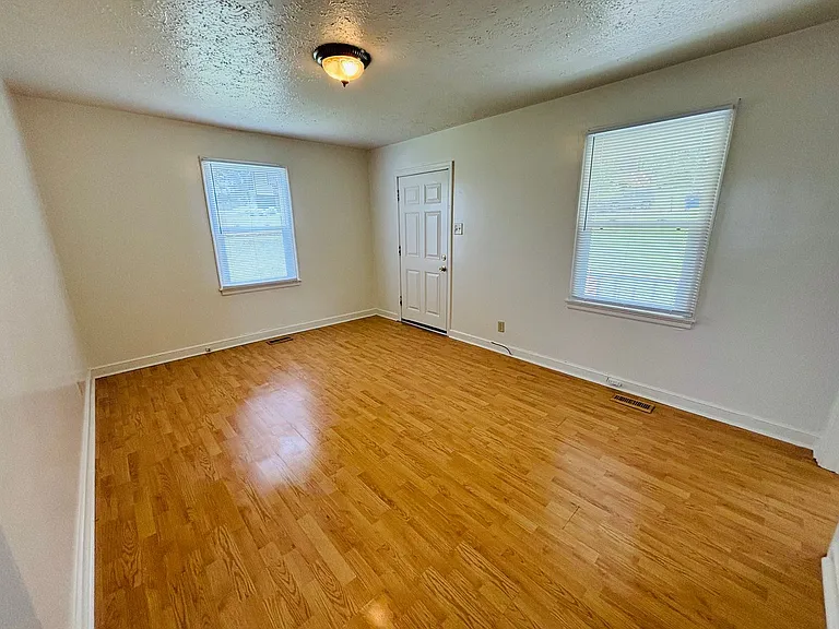 8 Lee Hy Ct — Photo 7